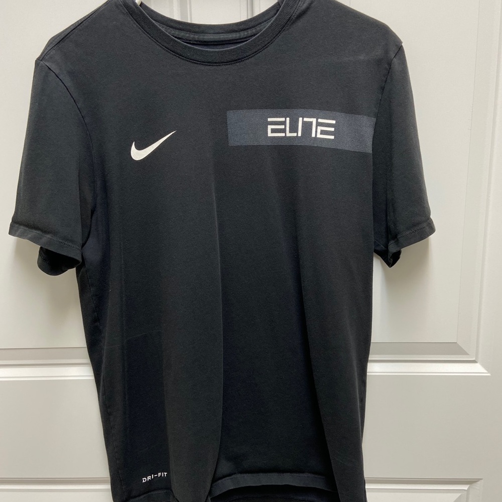 Nike elite basketball tee size medium
